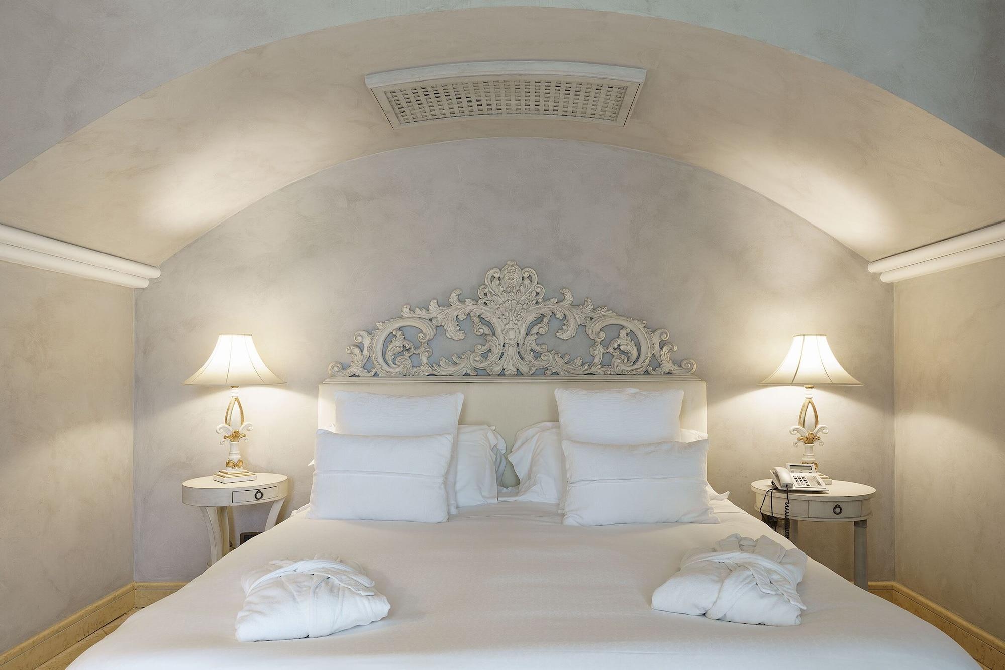 Palace Luxury Hotel 5*